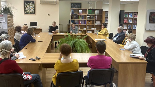 Час психологии «Разница между эмоциями и чувствами»