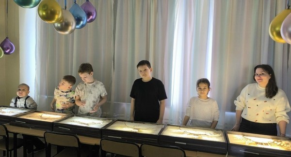 Творческое занятие «Рождественские сказки на песке»