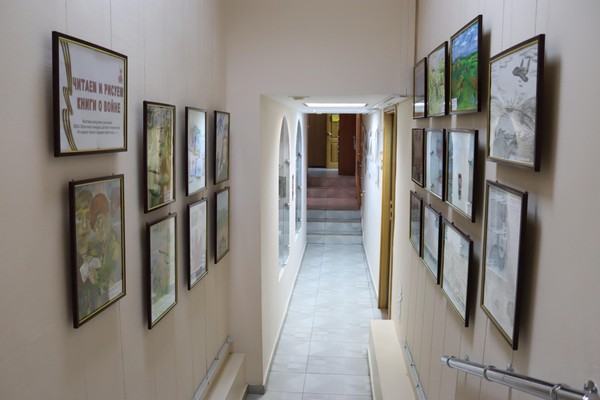 Выставка детских рисунков «Читаем и рисуем о войне»