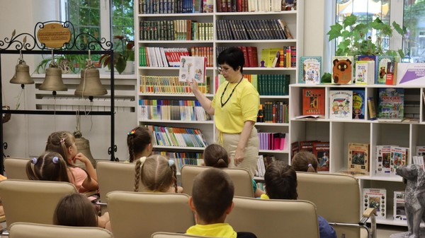 Игровая экскурсия-знакомство «Здравствуй, Книжкин дом!»