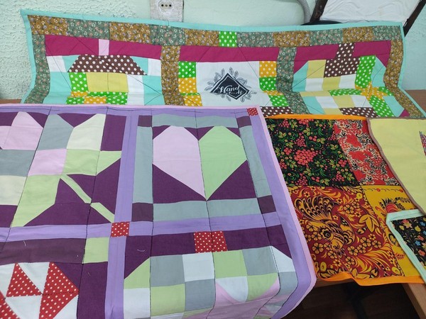 Выставка «Теплый квадратик»