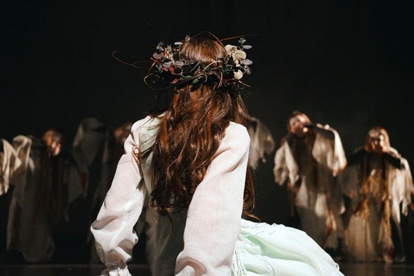 Спектакль «Серебряное озеро»