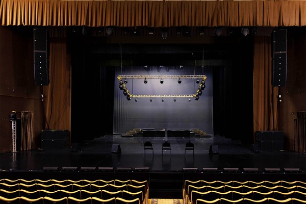 Первый бал Н. Ростовой