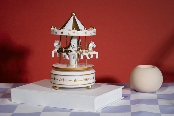 Мастер-класс по росписи шкатулки и декоративного украшения с лошадкой