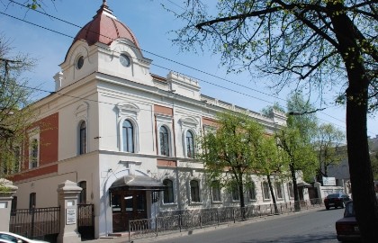 Театр к свету ведёт / Театр яктылыкка, нурга илтә