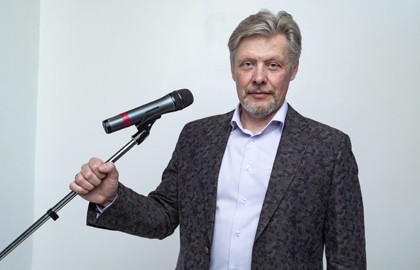 Новогодние мелодии и киношлягеры