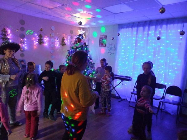 Зажигательная дискотека для детей«Снежная канитель»
