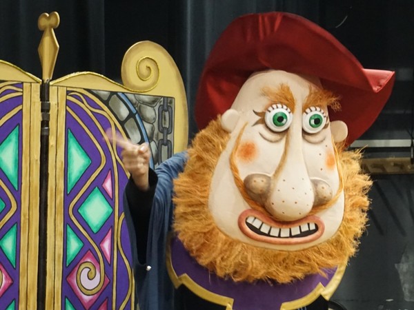 Новогоднее представление «Мальчик-с-пальчик»