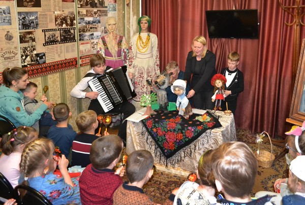 Интерактивный кукольный спектакль «Красная шапочка и серый волк»