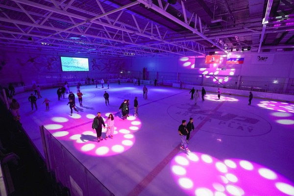 Ночной каток Arena Play