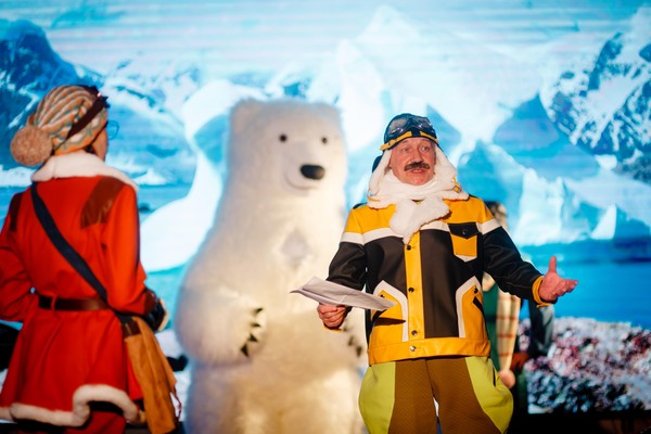 Викторина «Кто стоит за маской?»