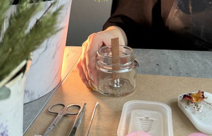 Новогодний творческий мастер-класс по изготовлению подставки из гипса и ароматической свечи