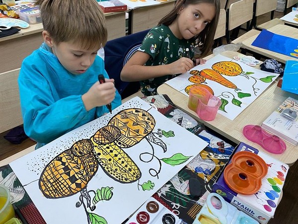 Творческое занятие «Стилизация тыквы с использованием графических средств выразительности»