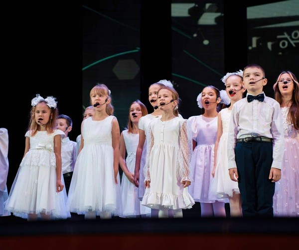 Концерт «Нам песня строить и жить помогает»