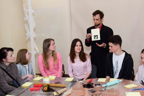 Мастер-класс «Вырезай, штампуй»