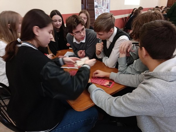 «Город в стальном кольце»