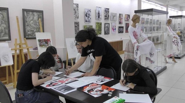 Выставка «Питает жизнь ключом своим искусство…»