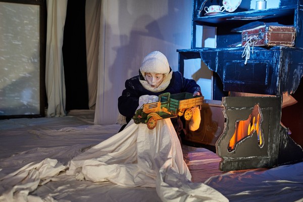 900 хлопьев снега