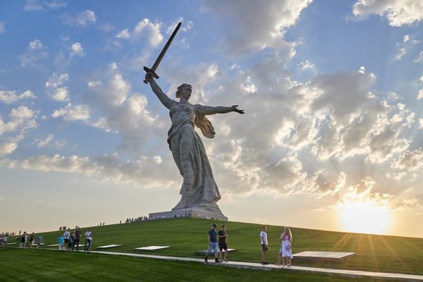 Выставка «Живая история: от войны до Победы»