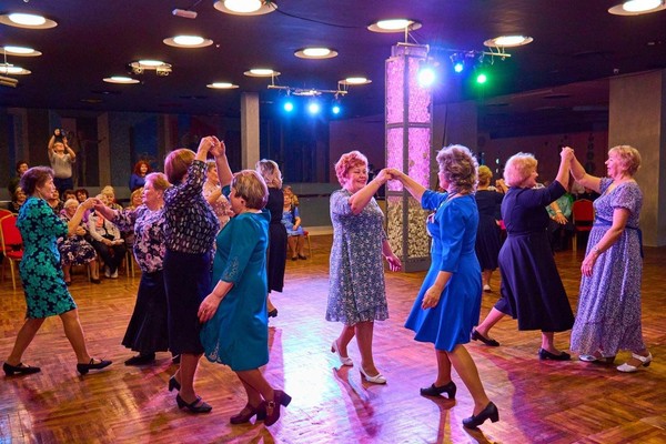 Дискотека для взрослых «Старая пластинка»