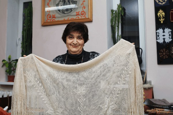 Мастер-класс по плетению национальных осетинских шелковых платков