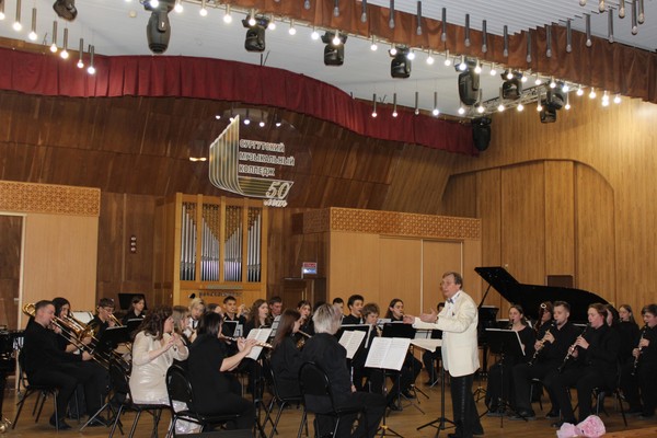 Концерт-лекция «Ритмы ветра и грома: симфония духовых и ударных»