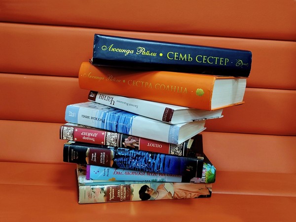 Книжный клуб «Со-общение»