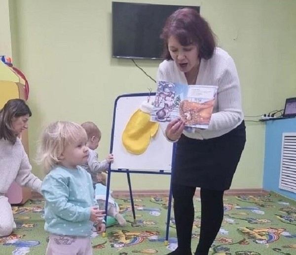 Громкие чтения «Зимней сказочной порой почитаем...»