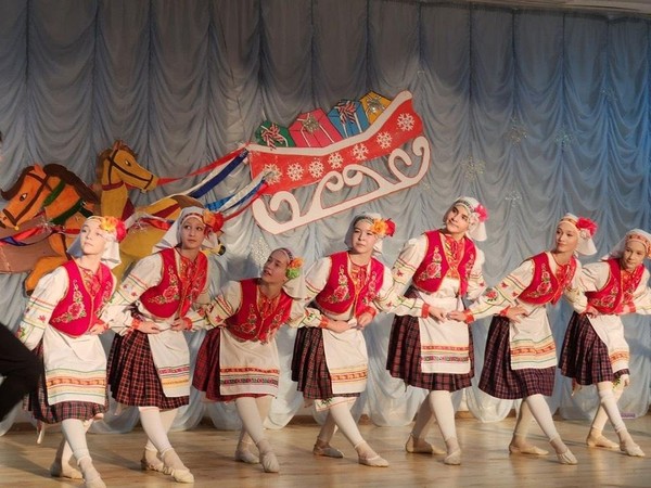 Концерт Детской школы искусств №8 для учащихся первых классов СШ №31 « Веселые нотки»