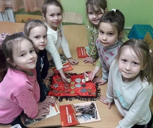 Литературный час «Читаем о героях»