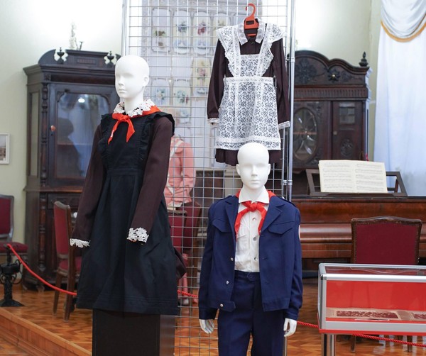 Музейный урок «История школьной формы»