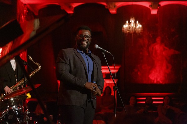 Gabriel Bhiggest & Motown Band. Christmas Jazz