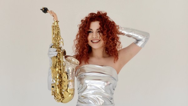 Магия саксофона при свечах на выставке «Фрида Кало»