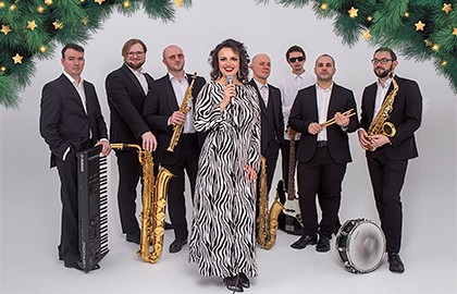 Новогодние хиты и джаз на саксофонах. 2x2 Orchestra и Лина Нова