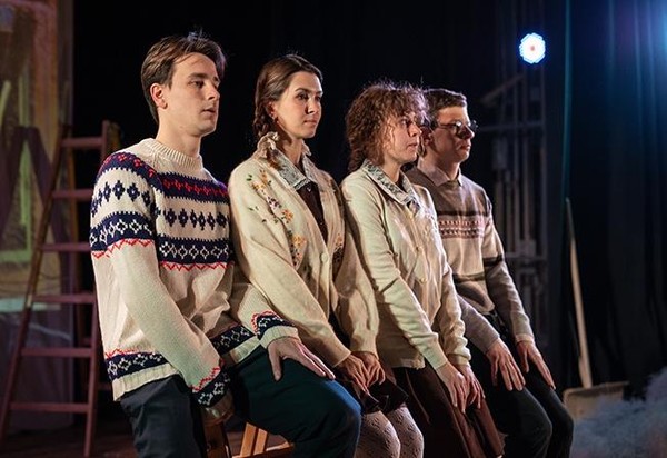 Спектакль «О Гриньке, о Саньке и немного о девчонках»