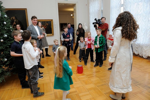 Программа «Как Петрушка Снегурочку нашел»