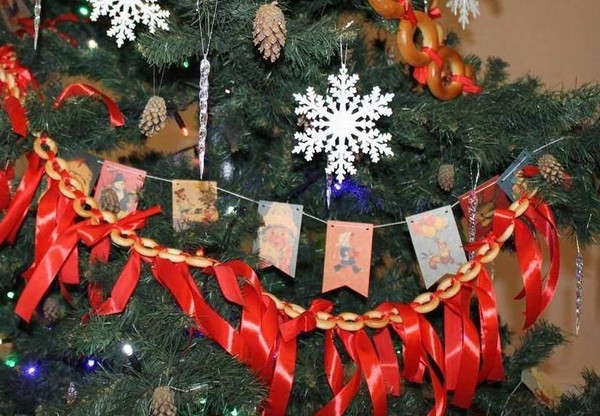 Игровая новогодняя программа «В Новый год за сказками»