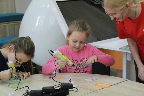 «Новогоднее чудо»: мастер-класс по работе с 3d-ручками