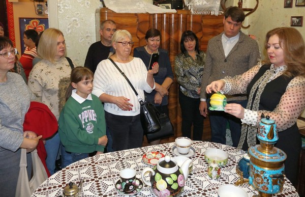 Арт-лекторий «Стекло, хрусталь и акварель»