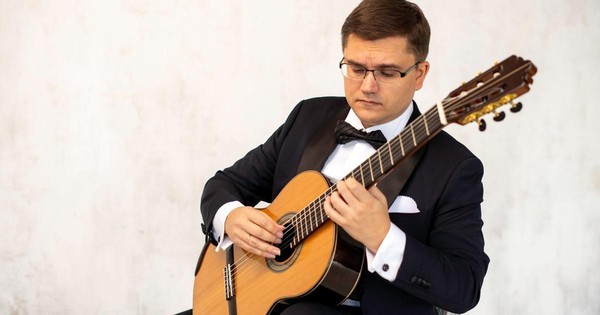 Концерт «Новогодний вечер с гитарой»