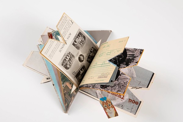 Кураторская экскурсия по выставке «Неформат. Современная книга художника»