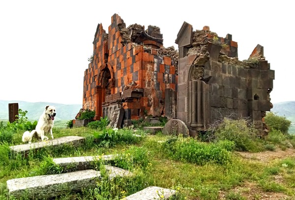 По следам древних культур: монастырь Авуц Тар и невиданный Гарни