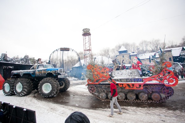 Новогодняя Ёлка у каскадёров. Тайна планеты Роботов