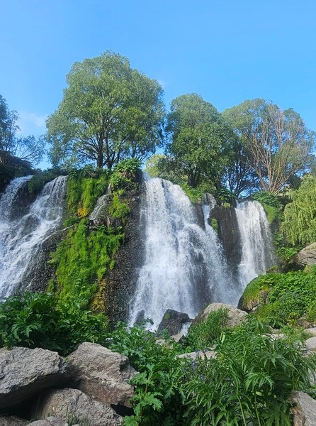 Из Еревана — в Джермук, Хндзореск и Арени