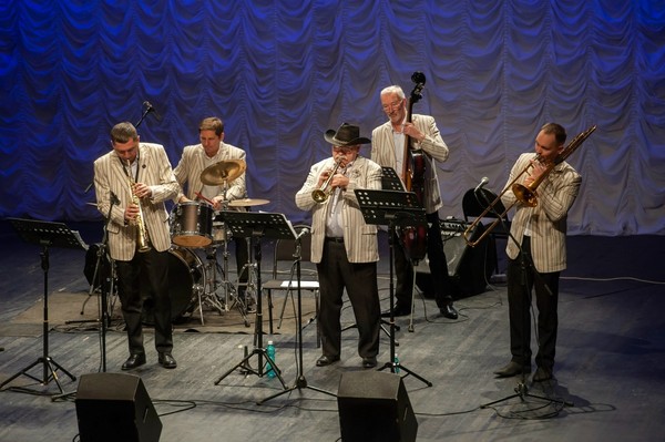 Здравствуй, дикси-Новый год