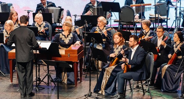 Программа «Рождественский фестиваль. Оркестр «Золотая мелодия»