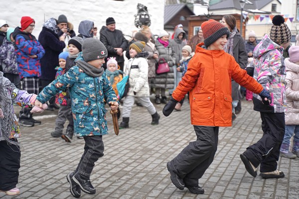 Программа «Когда украшают елки»