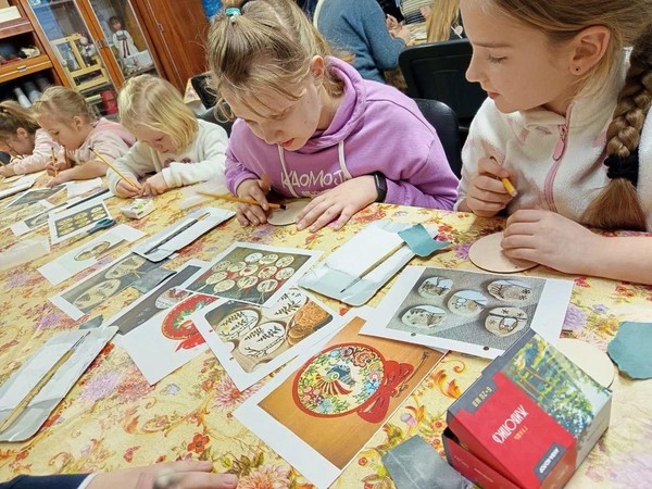 Мастер-класс по росписи деревянной рождественской игрушки