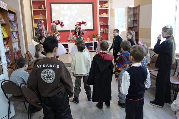 «Новый год открываем веселье начинаем!»: игровая программа