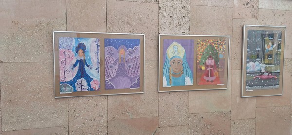 Выставка «Праздник в дом стучится»